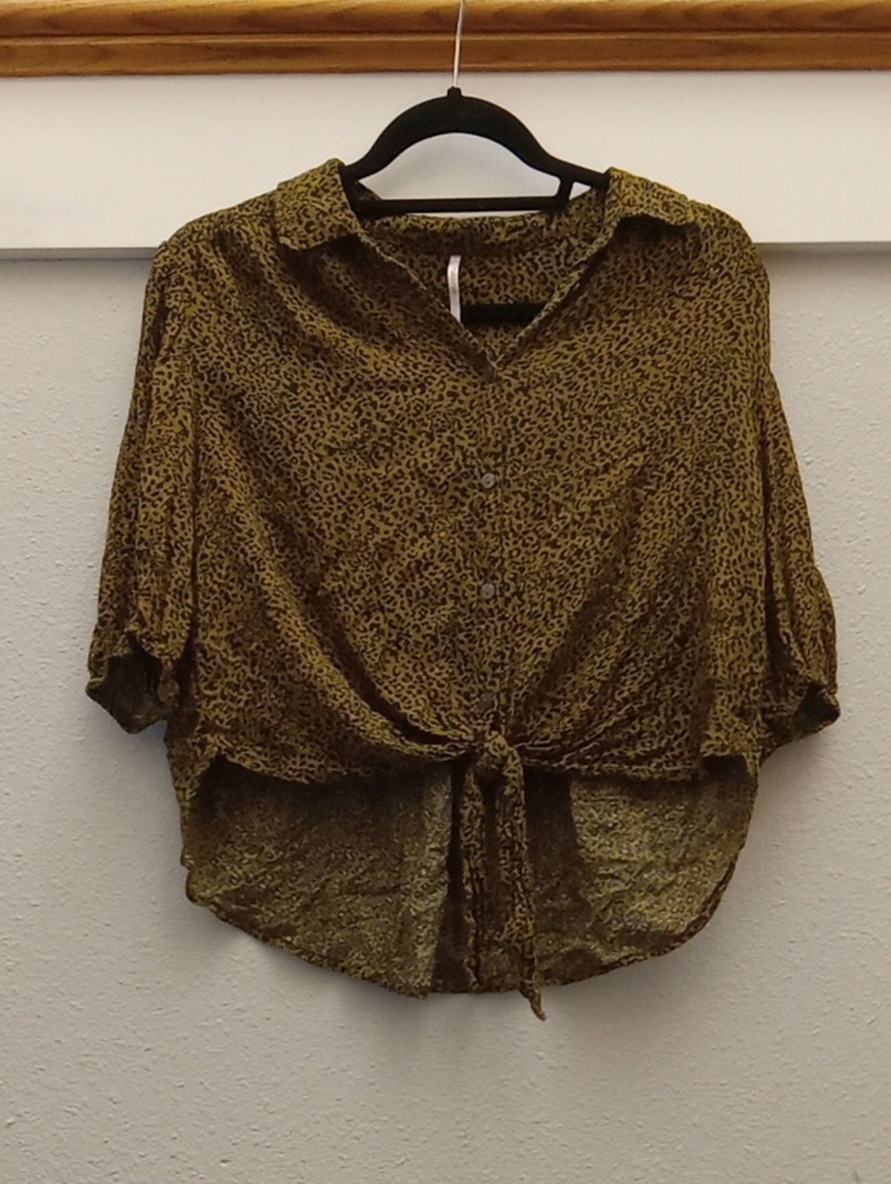 FREE PEOPLE Olive Green Leopard Tie-Front Women's Blouse